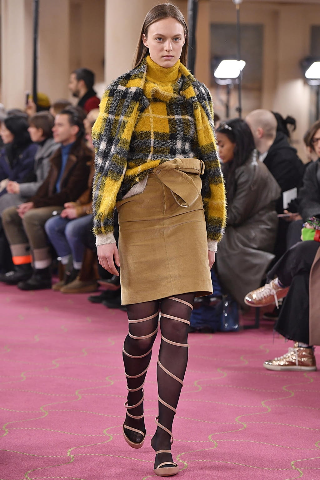 Fashion Week Paris Fall/Winter 2018 look 13 from the Y/PROJECT collection womenswear
