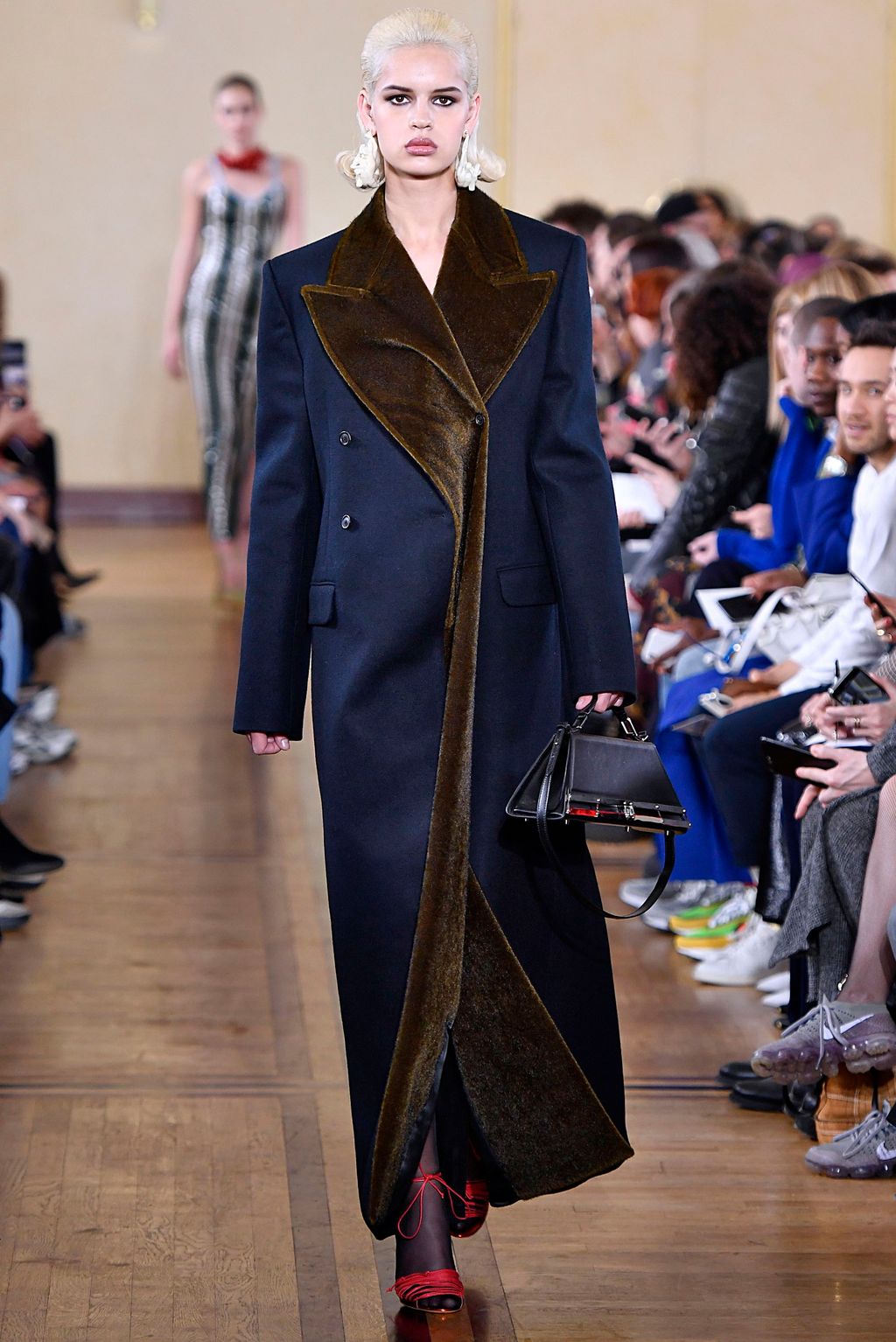 Fashion Week Paris Fall/Winter 2019 look 3 from the Y/PROJECT collection womenswear