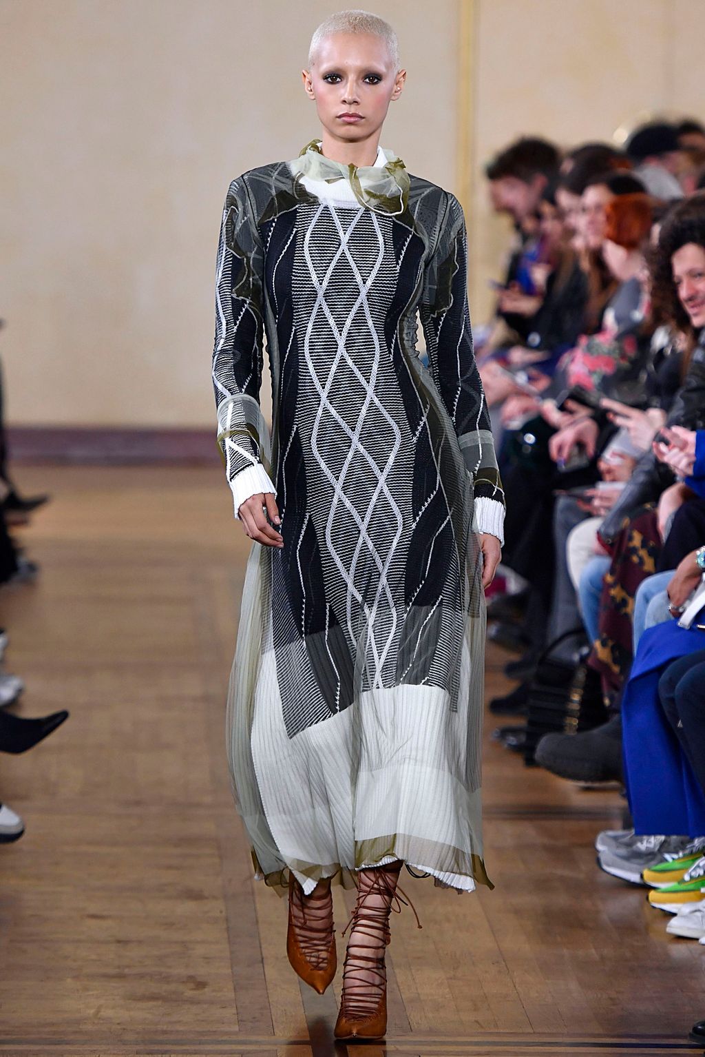 Fashion Week Paris Fall/Winter 2019 look 16 de la collection Y/PROJECT womenswear