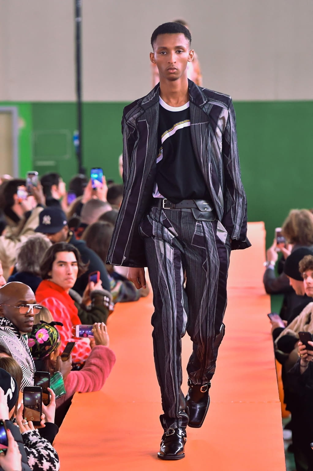 Fashion Week Paris Fall/Winter 2020 look 1 de la collection Y/PROJECT menswear
