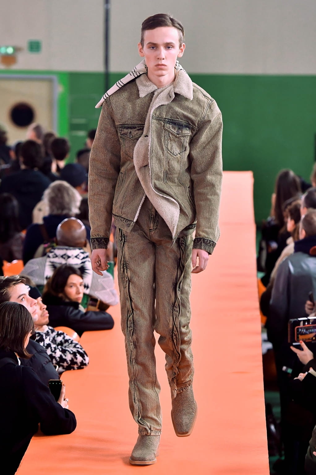 Fashion Week Paris Fall/Winter 2020 look 33 from the Y/PROJECT collection 男装