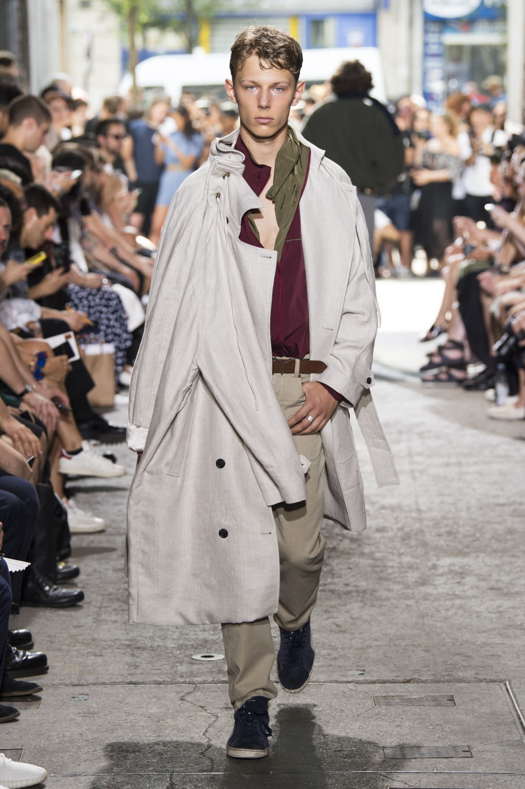 Fashion Week Paris Spring/Summer 2018 look 19 from the Y/PROJECT collection 男装