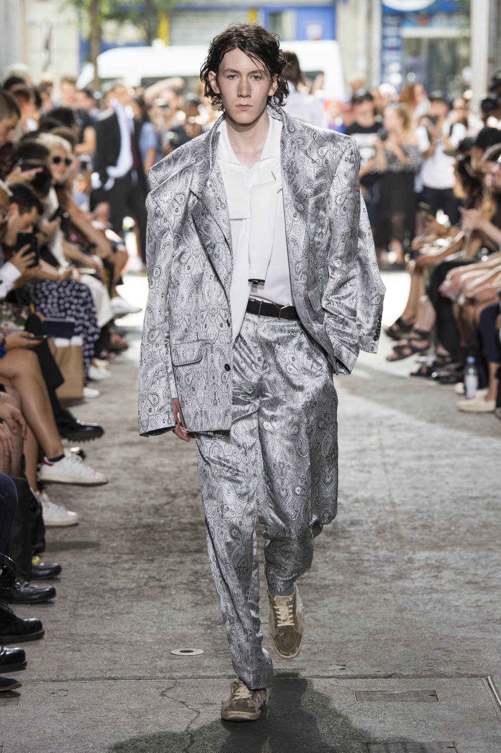 Fashion Week Paris Spring/Summer 2018 look 30 from the Y/PROJECT collection menswear