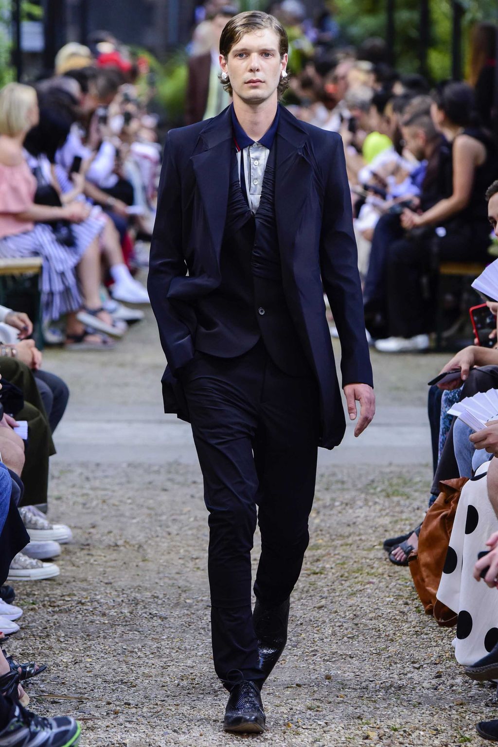 Fashion Week Paris Spring/Summer 2019 look 1 from the Y/PROJECT collection menswear
