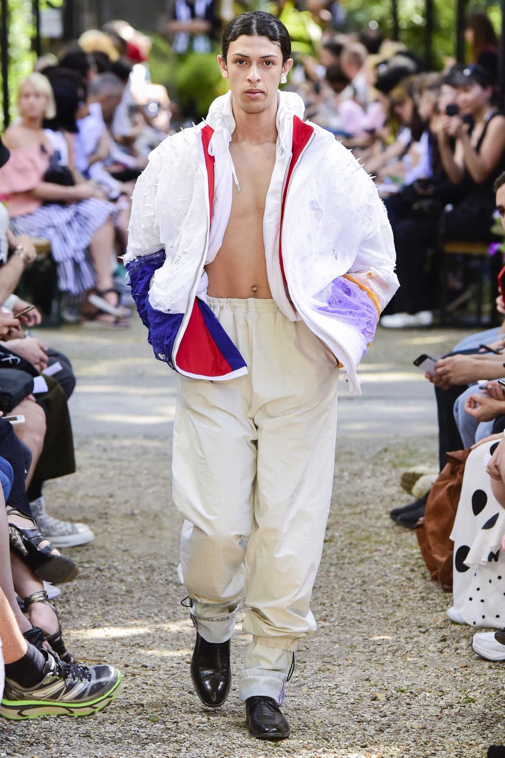 Fashion Week Paris Spring/Summer 2019 look 38 from the Y/PROJECT collection 男装