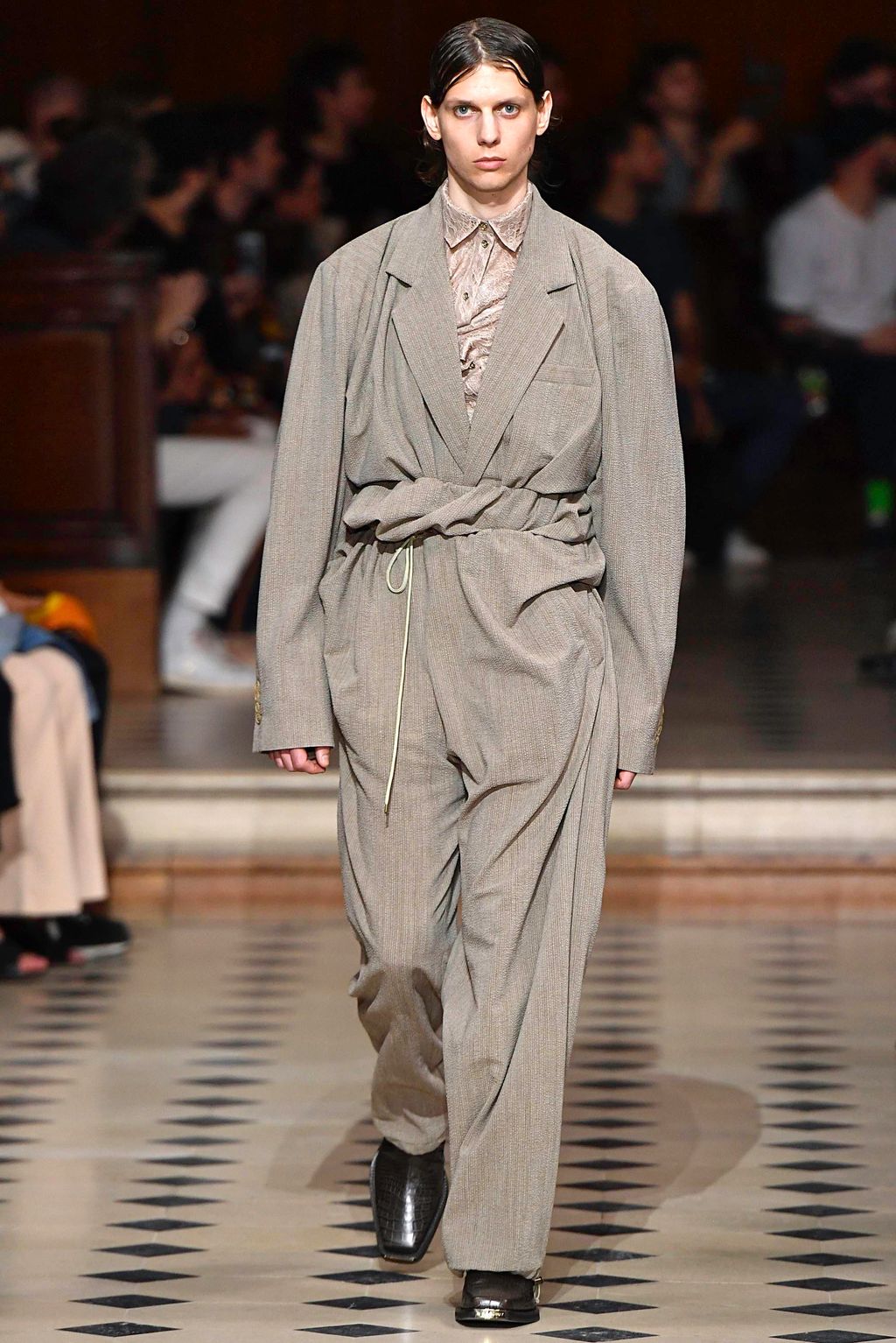 Fashion Week Paris Spring/Summer 2020 look 26 from the Y/PROJECT collection 男装