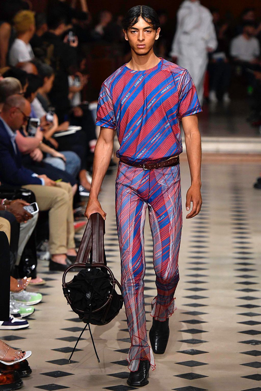 Fashion Week Paris Spring/Summer 2020 look 40 from the Y/PROJECT collection 男装