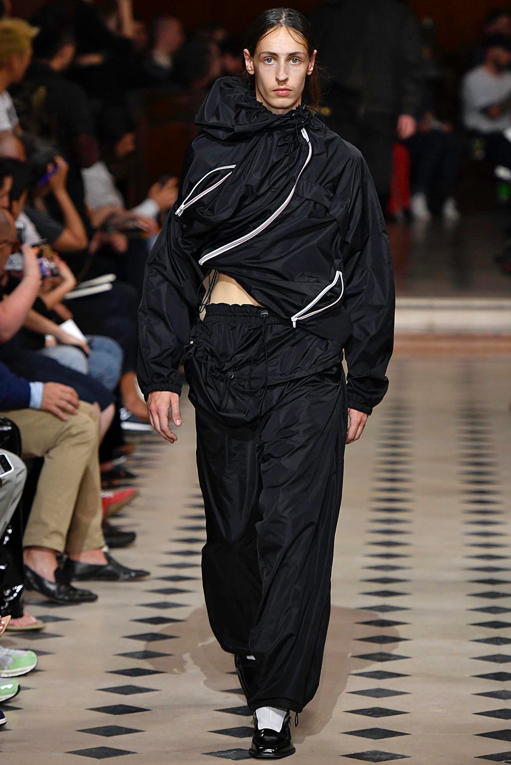 Fashion Week Paris Spring/Summer 2020 look 42 from the Y/PROJECT collection 男装
