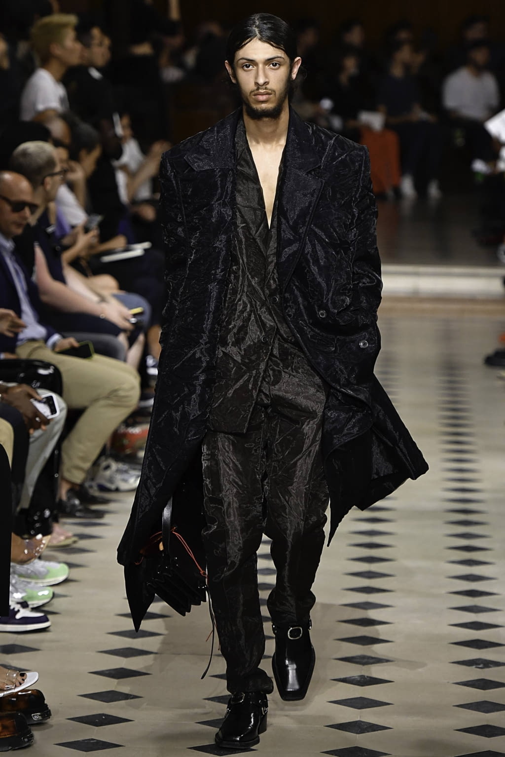 Fashion Week Paris Spring/Summer 2020 look 57 from the Y/PROJECT collection 男装