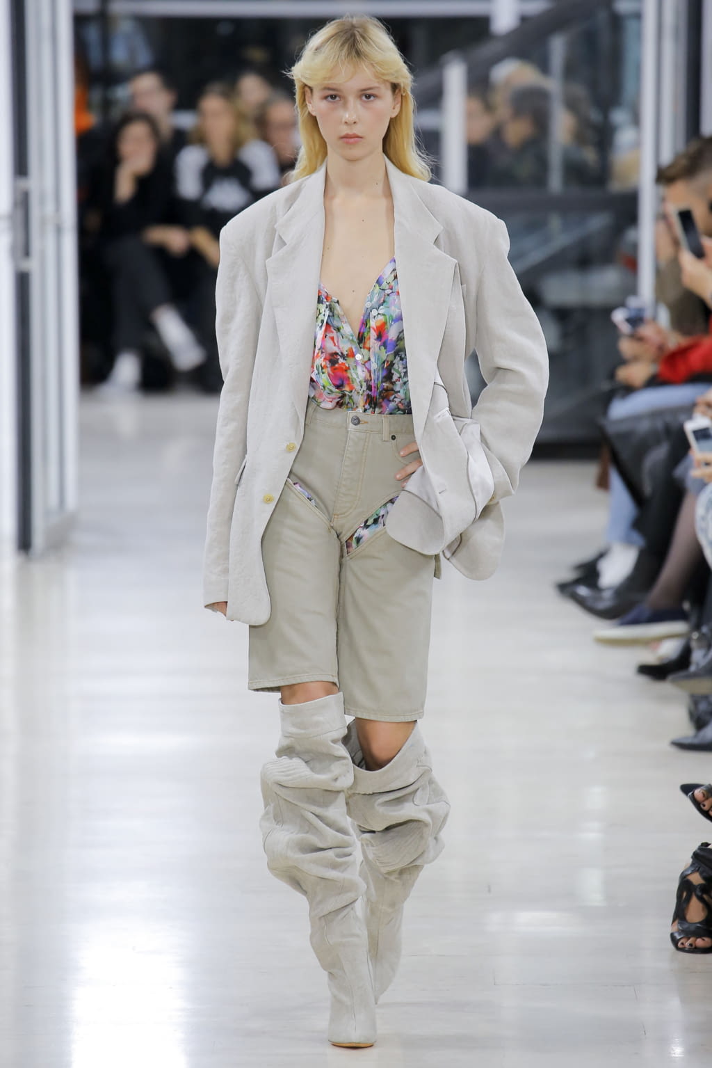 Fashion Week Paris Spring/Summer 2018 look 1 from the Y/PROJECT collection 女装