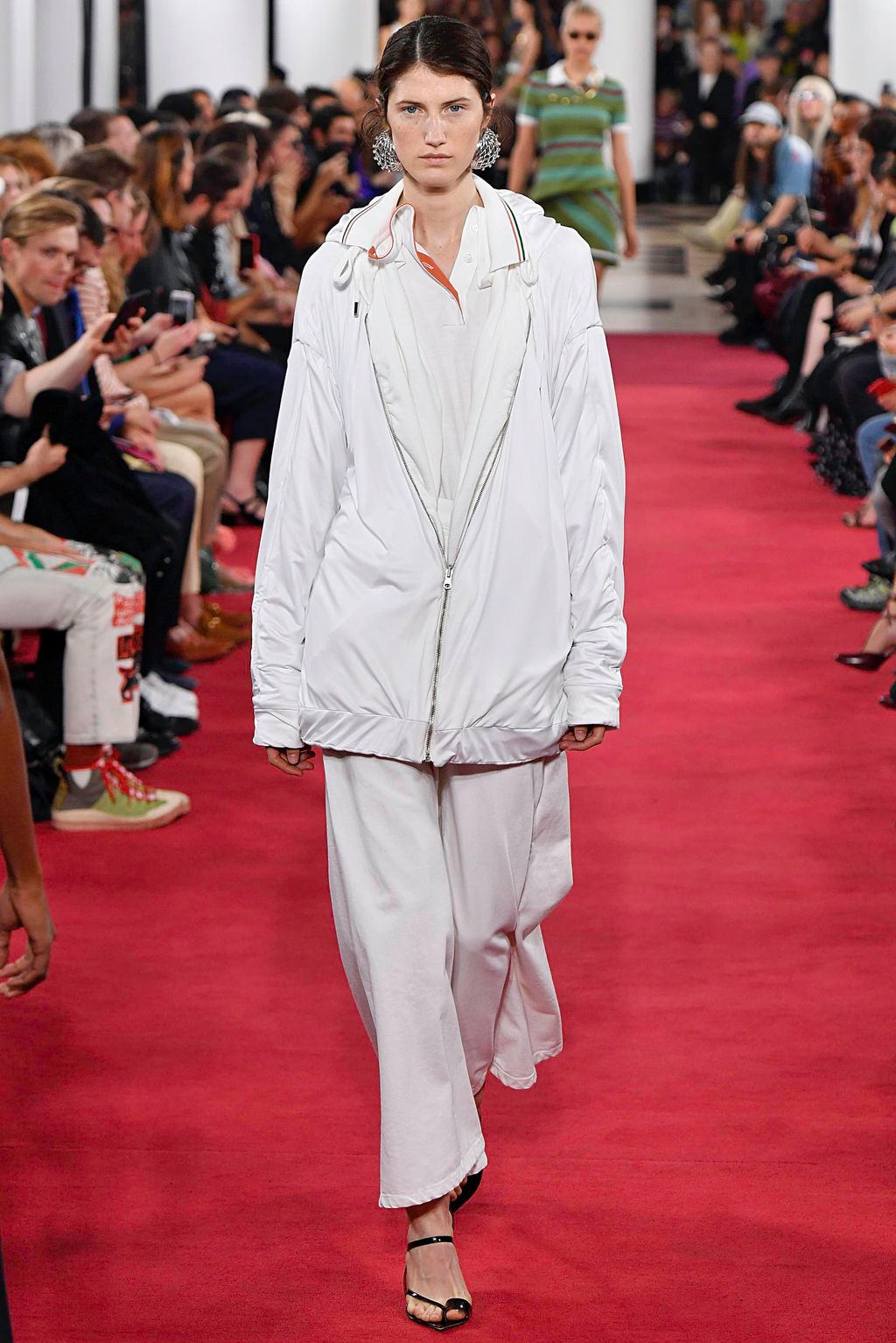 Fashion Week Paris Spring/Summer 2019 look 18 from the Y/PROJECT collection 女装