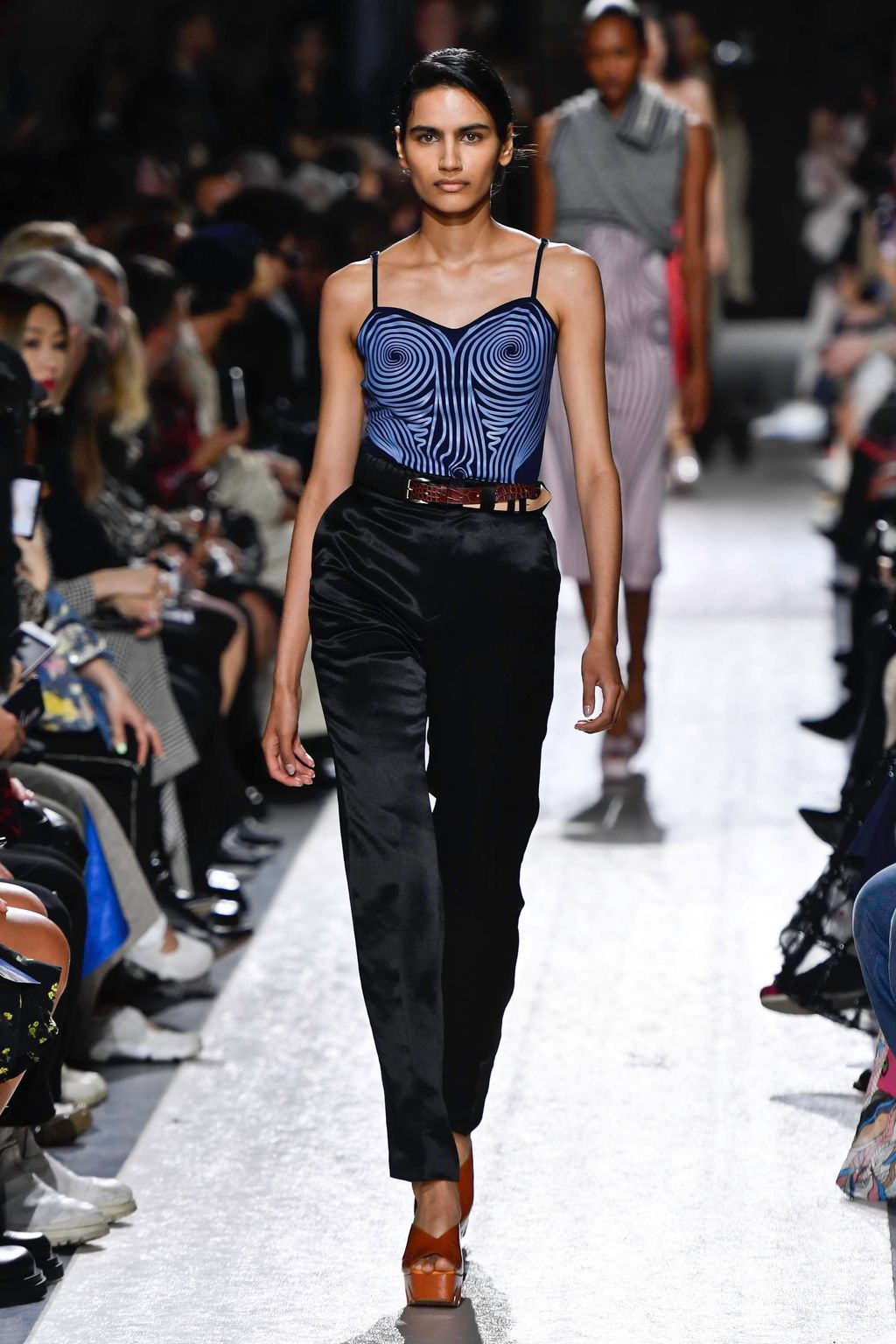 Fashion Week Paris Spring/Summer 2020 look 16 from the Y/PROJECT collection 女装