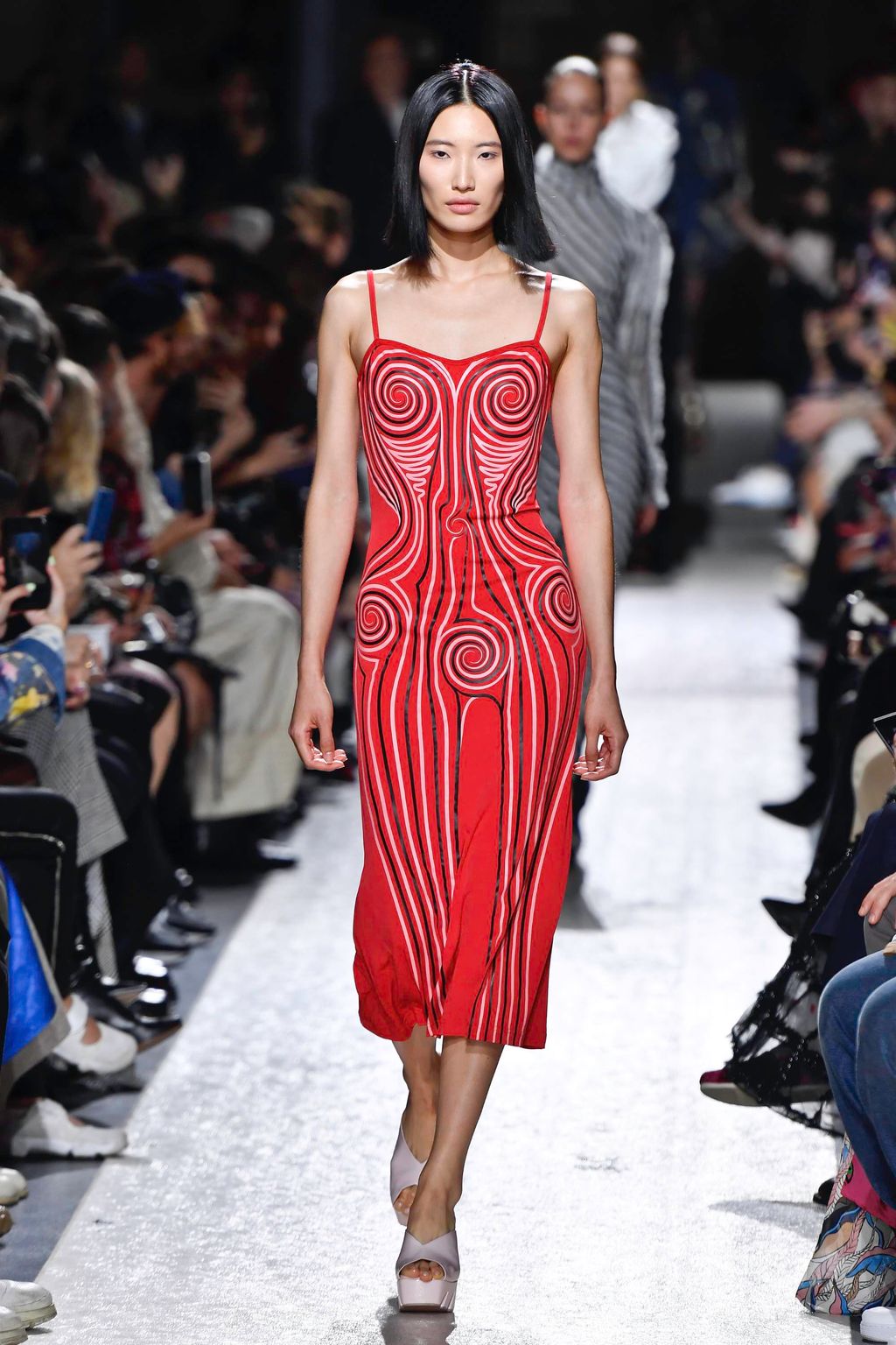 Fashion Week Paris Spring/Summer 2020 look 18 from the Y/PROJECT collection 女装