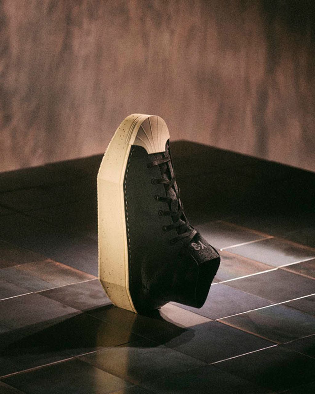 Fashion Week Paris Fall/Winter 2023 look 1 from the Adidas x Y-3 collection womenswear