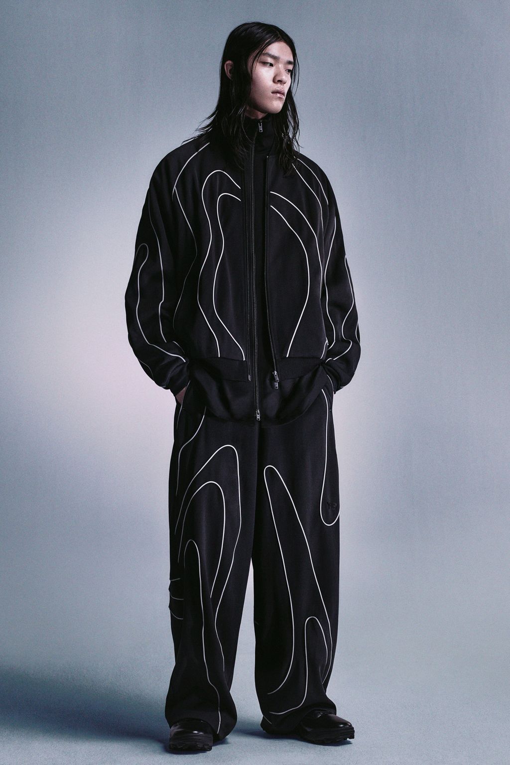 Fashion Week Paris Spring/Summer 2024 look 18 from the Adidas x Y-3 collection womenswear