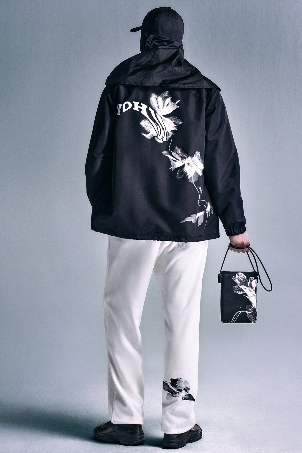 Fashion Week Paris Spring/Summer 2024 look 23 from the Adidas x Y-3 collection 女装