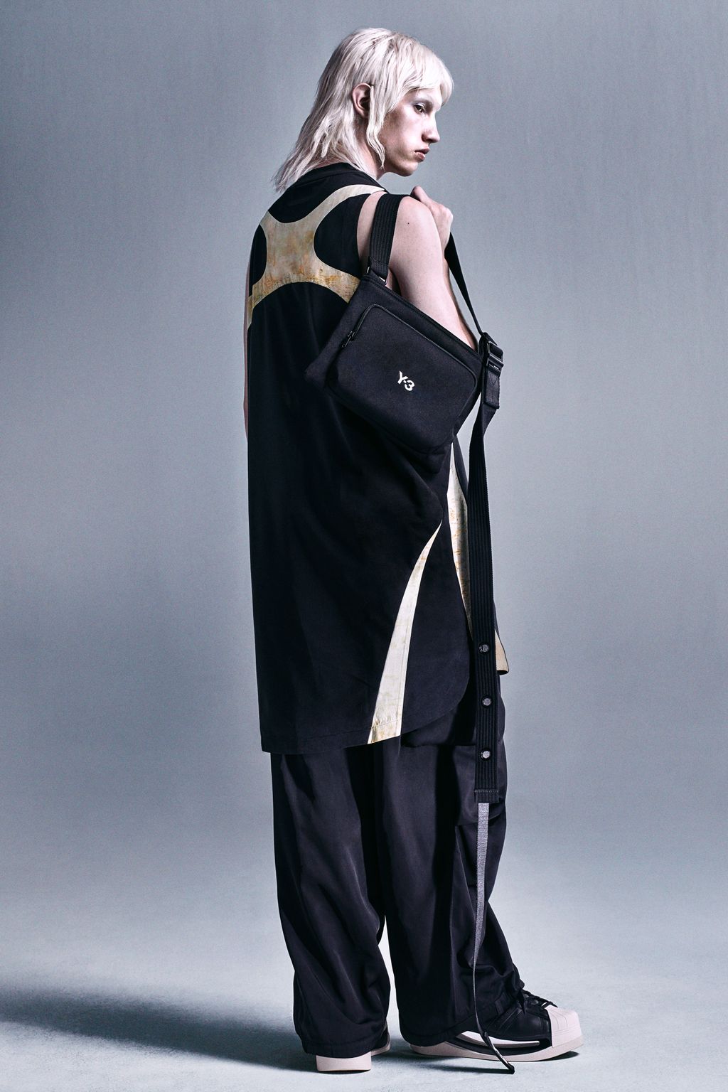 Fashion Week Paris Spring/Summer 2024 look 30 from the Adidas x Y-3 collection womenswear