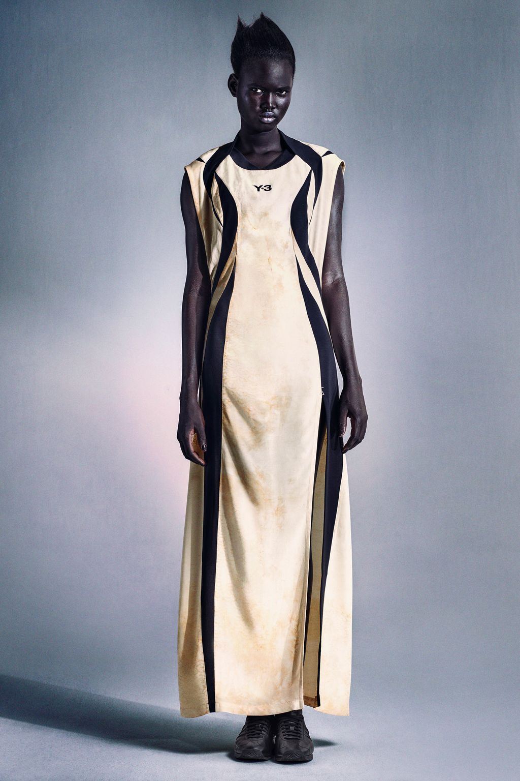 Fashion Week Paris Spring/Summer 2024 look 32 from the Adidas x Y-3 collection womenswear