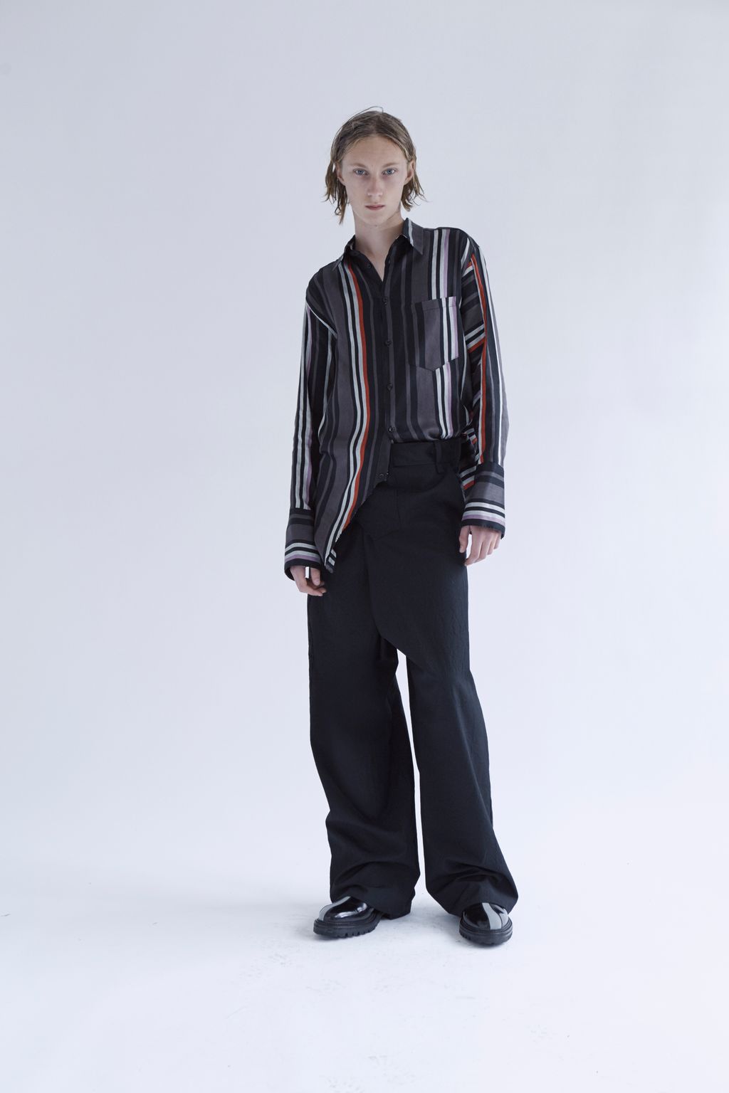 Fashion Week Paris Spring/Summer 2017 look 3 from the Yang Li collection menswear