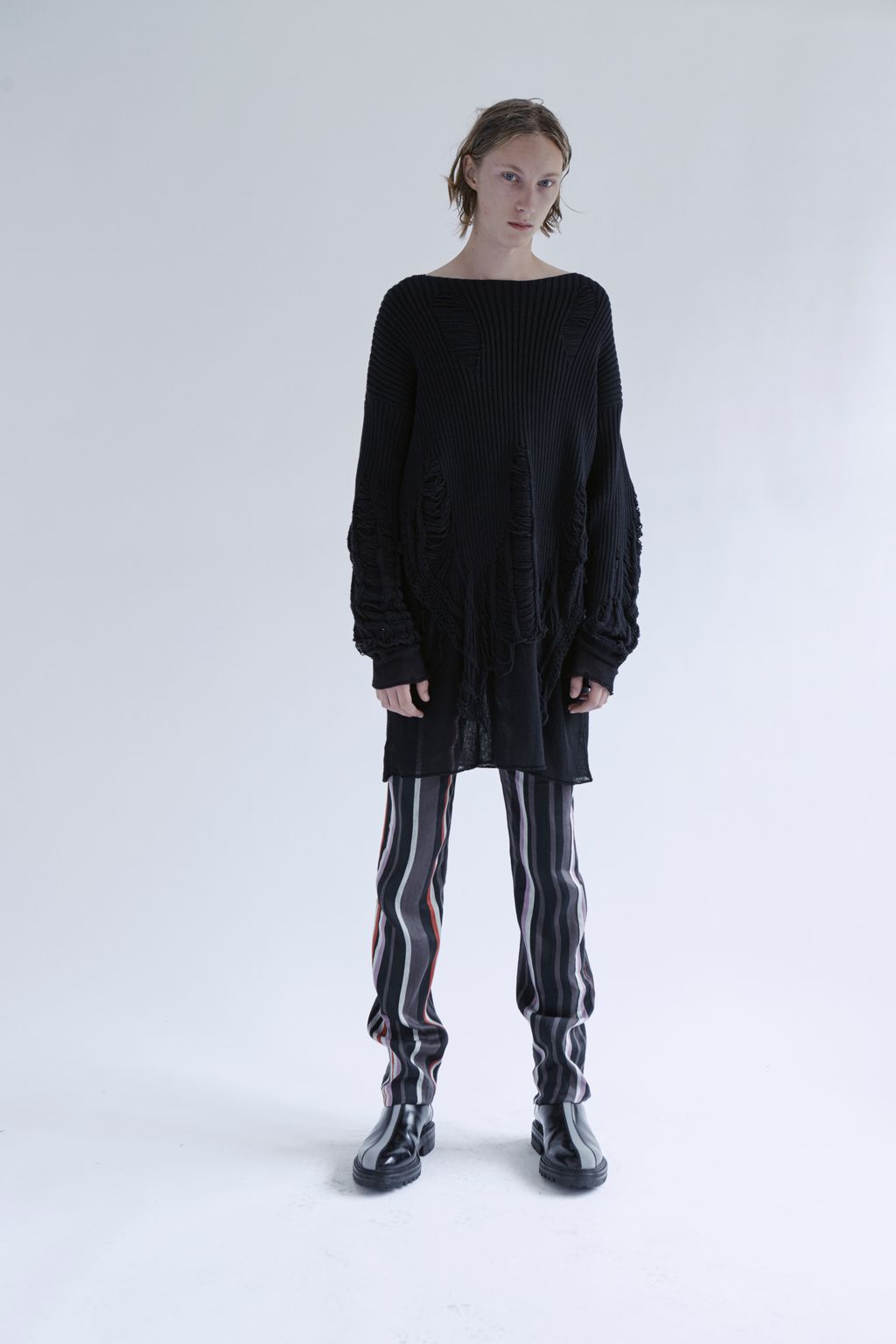 Fashion Week Paris Spring/Summer 2017 look 6 from the Yang Li collection menswear