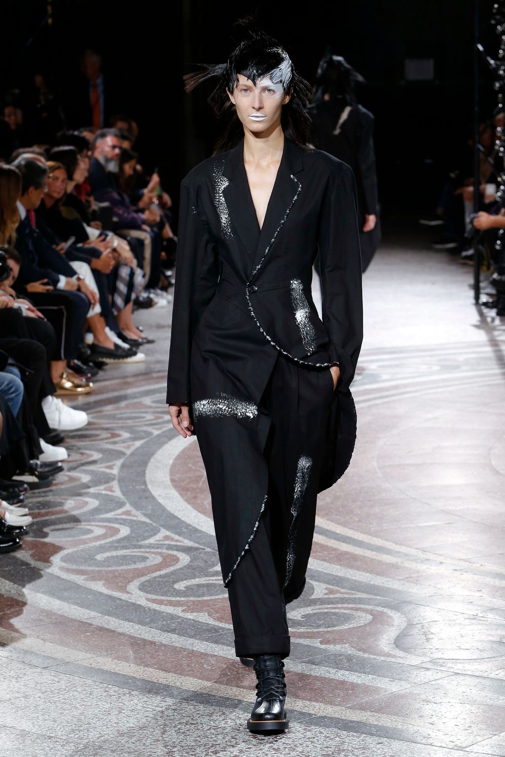 Fashion Week Paris Spring/Summer 2017 look 32 from the Yohji Yamamoto collection womenswear