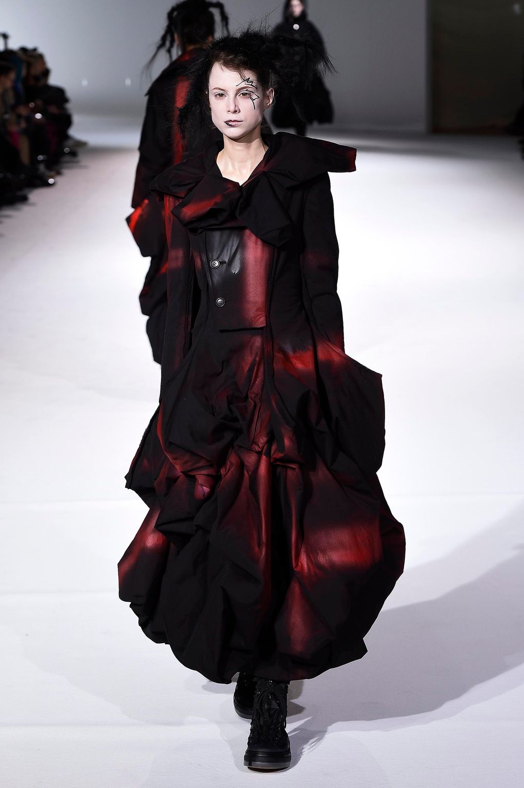 Yohji Yamamoto FW20 womenswear #16 - Tagwalk: The Fashion Search