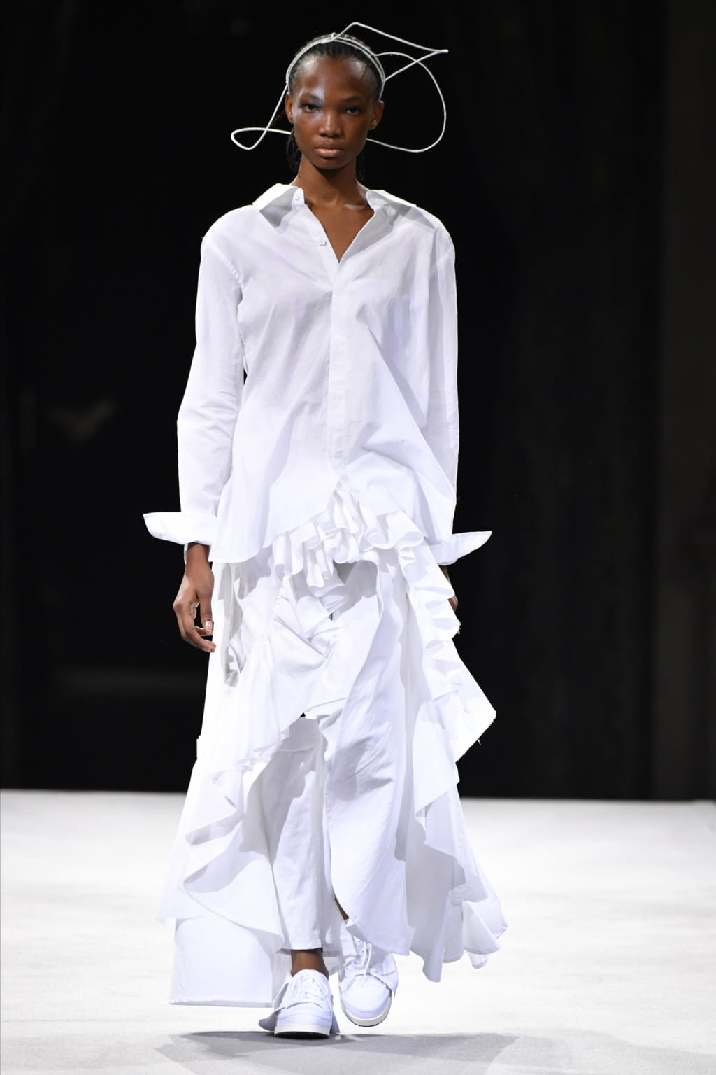 Fashion Week Paris Fall/Winter 2022 look 14 from the Yohji Yamamoto collection 女装
