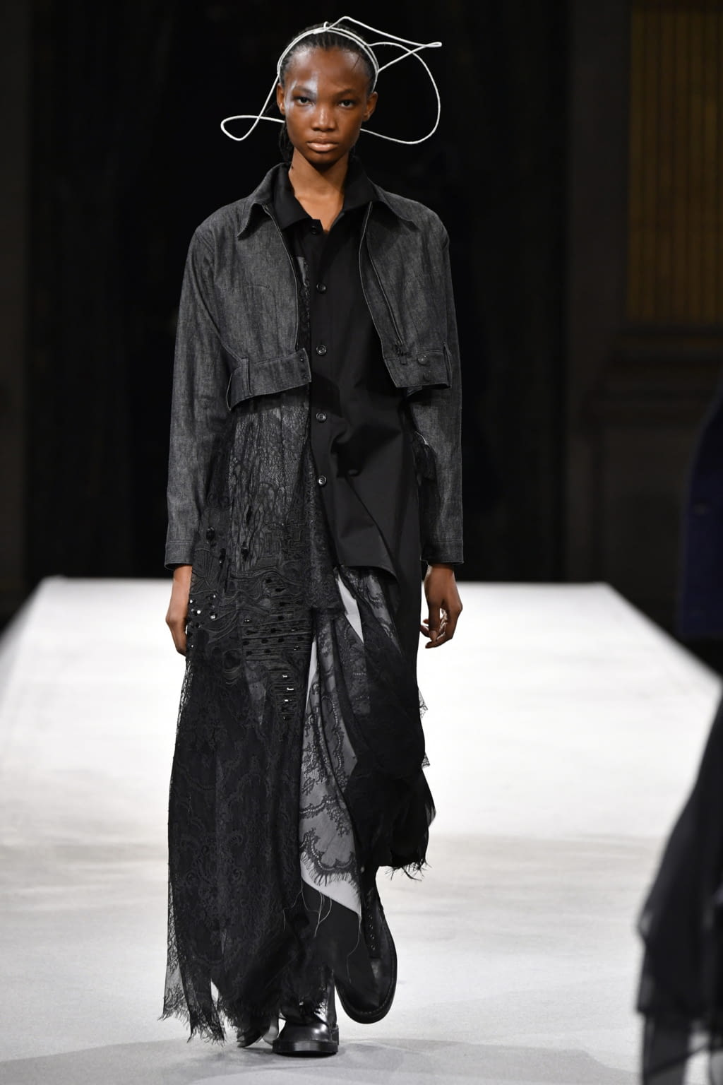 Fashion Week Paris Fall/Winter 2022 look 34 de la collection Yohji Yamamoto womenswear