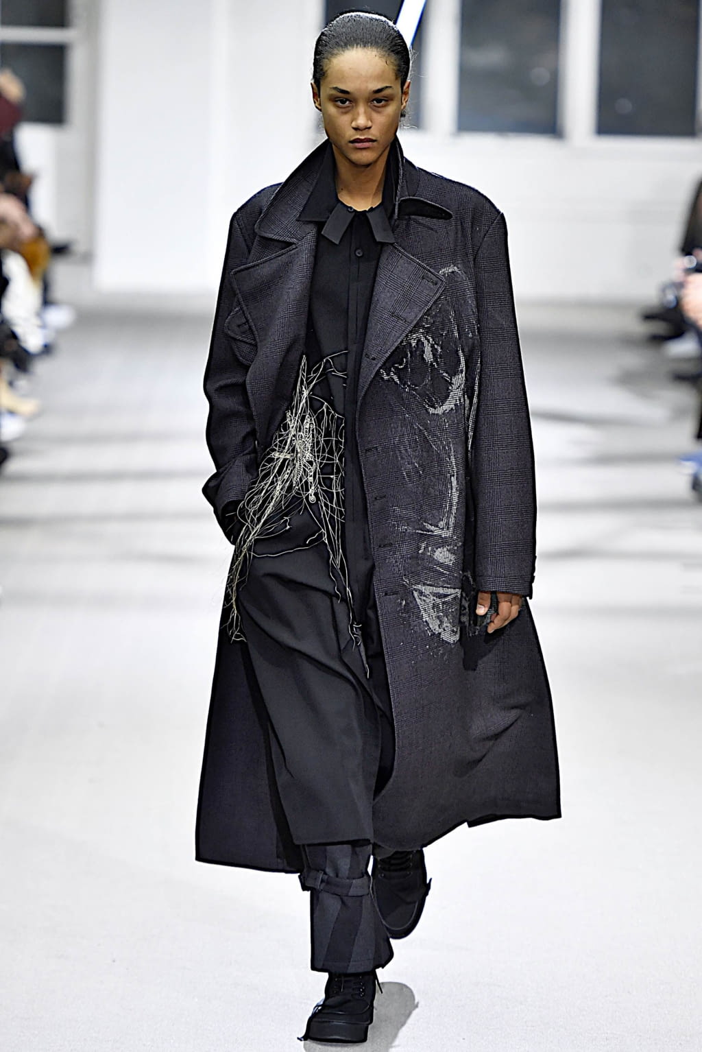 Fashion Week Paris Fall/Winter 2019 look 3 from the Yohji Yamamoto collection menswear