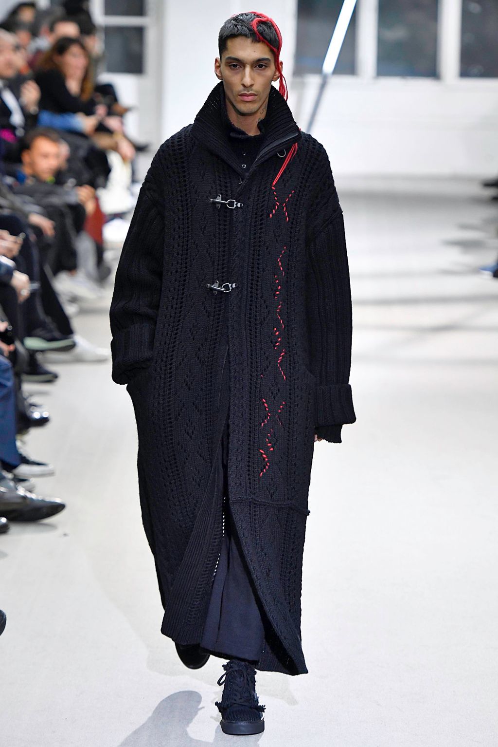 Fashion Week Paris Fall/Winter 2019 look 21 from the Yohji Yamamoto collection 男装