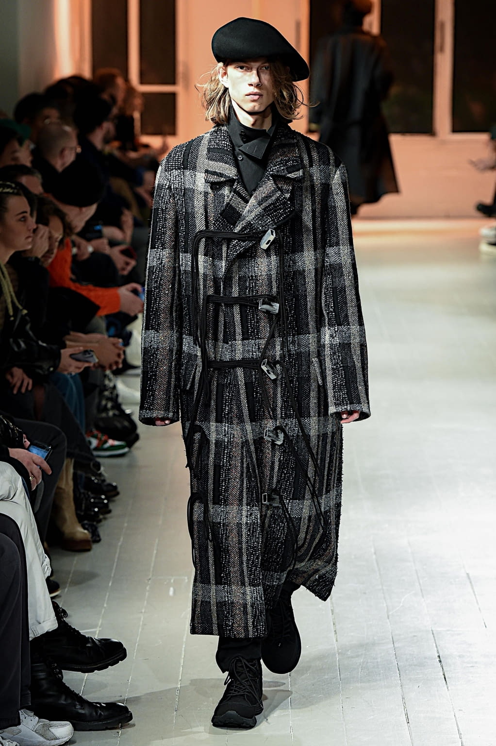 Fashion Week Paris Fall/Winter 2020 look 3 from the Yohji Yamamoto collection menswear