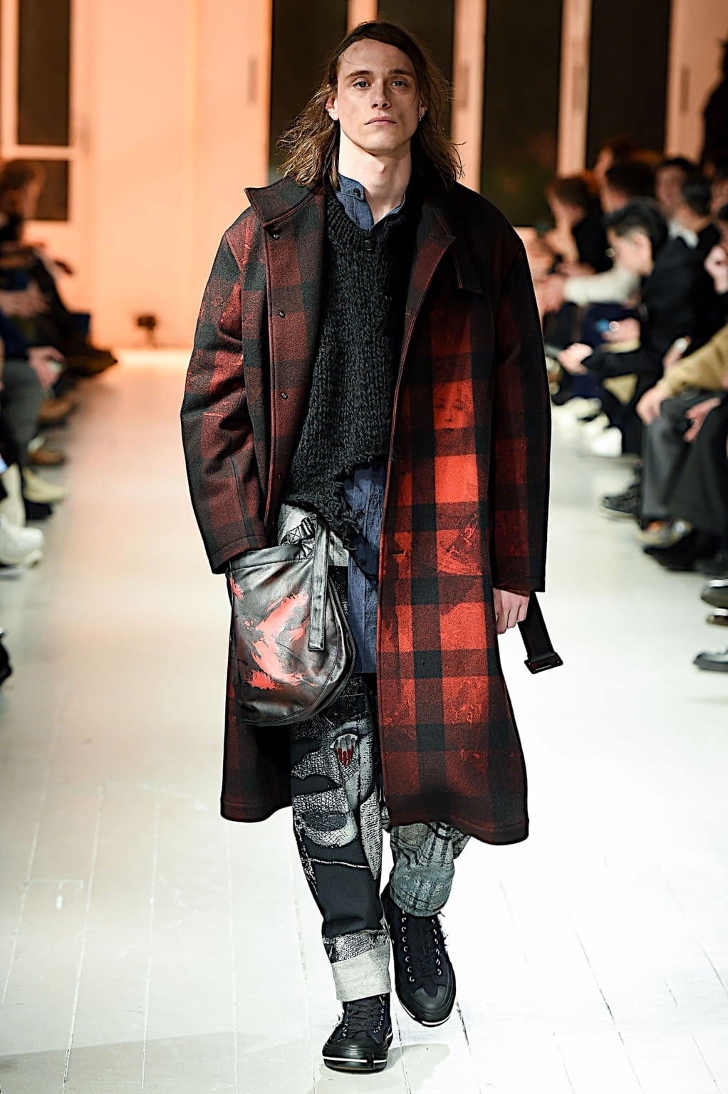 Fashion Week Paris Fall/Winter 2020 look 15 de la collection Yohji Yamamoto menswear