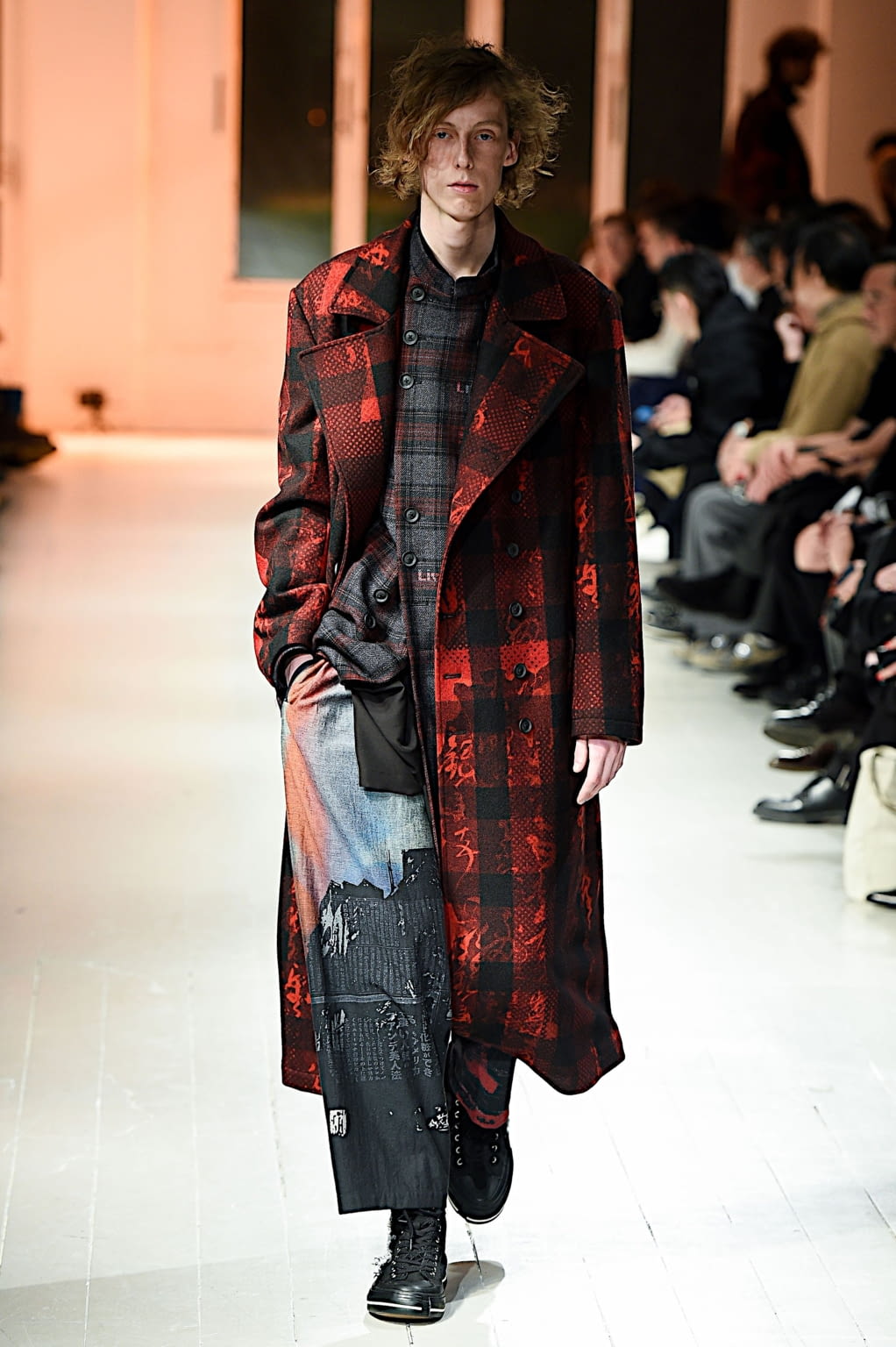 Fashion Week Paris Fall/Winter 2020 look 19 from the Yohji Yamamoto collection menswear