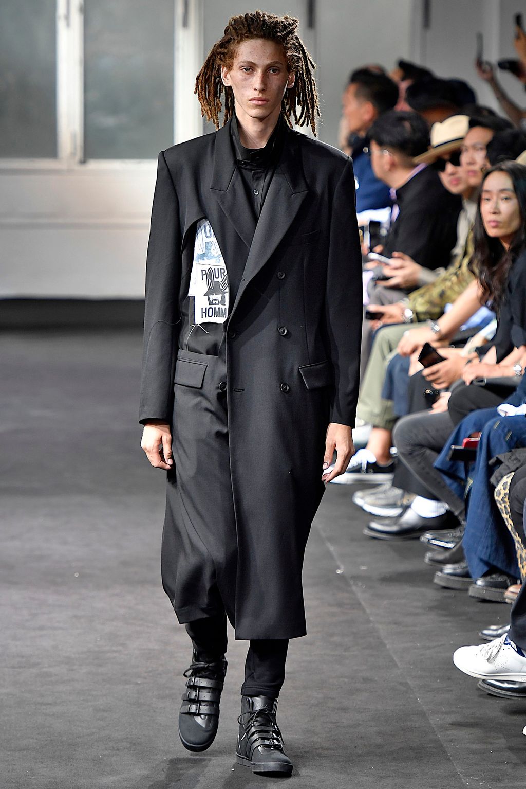 Fashion Week Paris Spring/Summer 2019 look 7 de la collection Yohji Yamamoto menswear