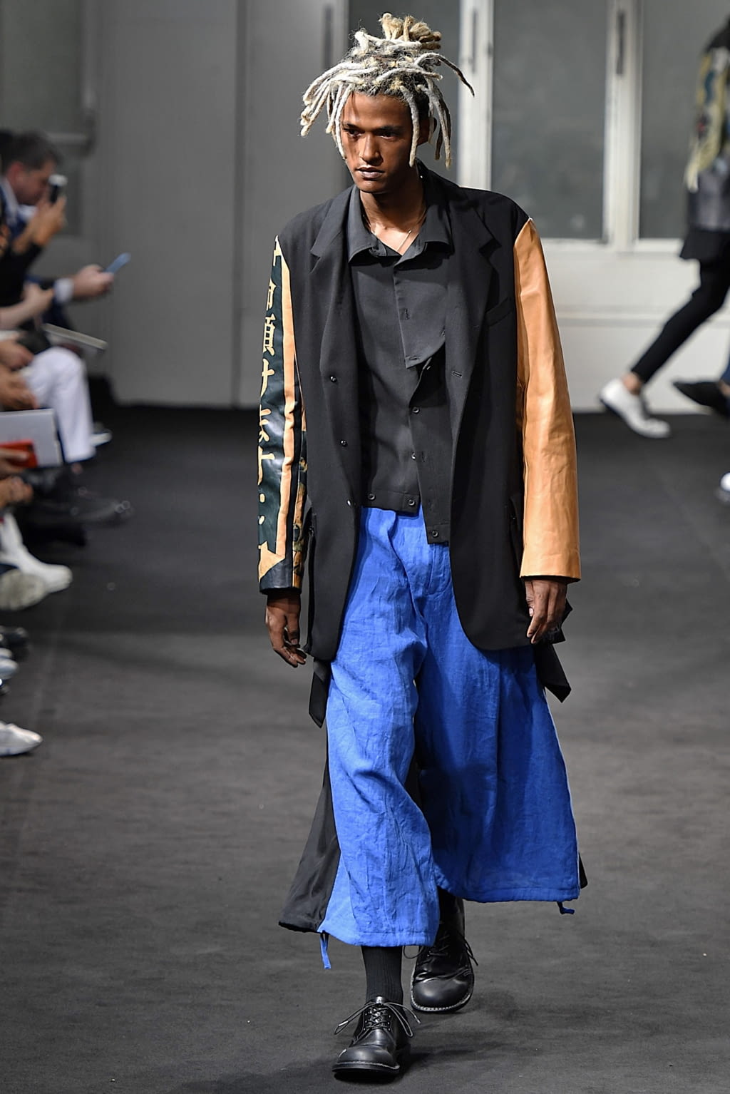 Fashion Week Paris Spring/Summer 2019 look 18 from the Yohji Yamamoto collection menswear