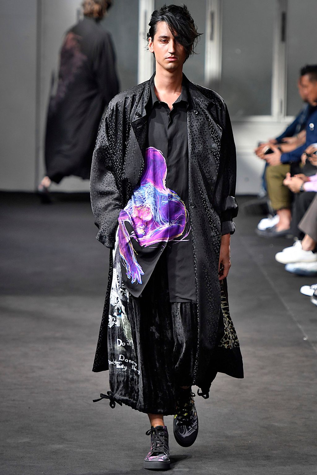 Fashion Week Paris Spring/Summer 2019 look 26 de la collection Yohji Yamamoto menswear