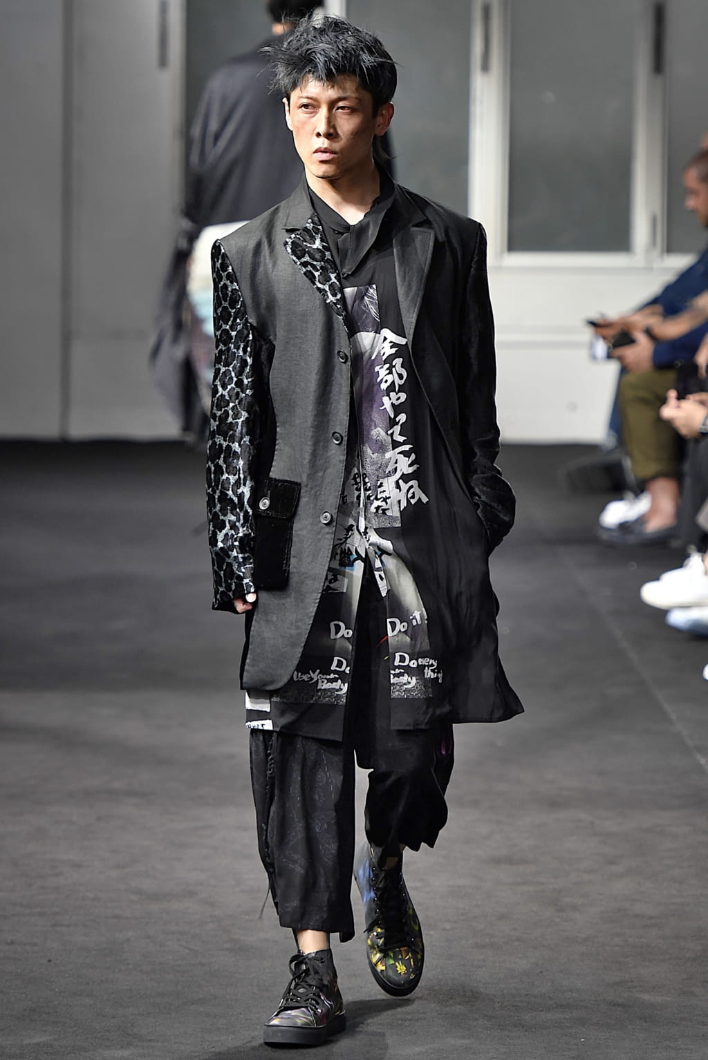 Fashion Week Paris Spring/Summer 2019 look 27 de la collection Yohji Yamamoto menswear