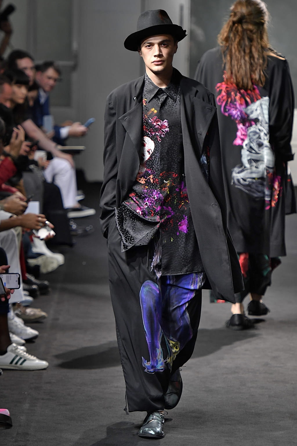 Fashion Week Paris Spring/Summer 2019 look 31 from the Yohji Yamamoto collection menswear