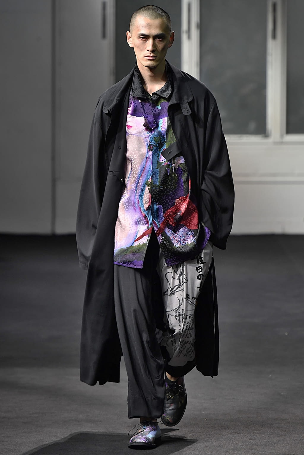 Fashion Week Paris Spring/Summer 2019 look 41 from the Yohji Yamamoto collection menswear
