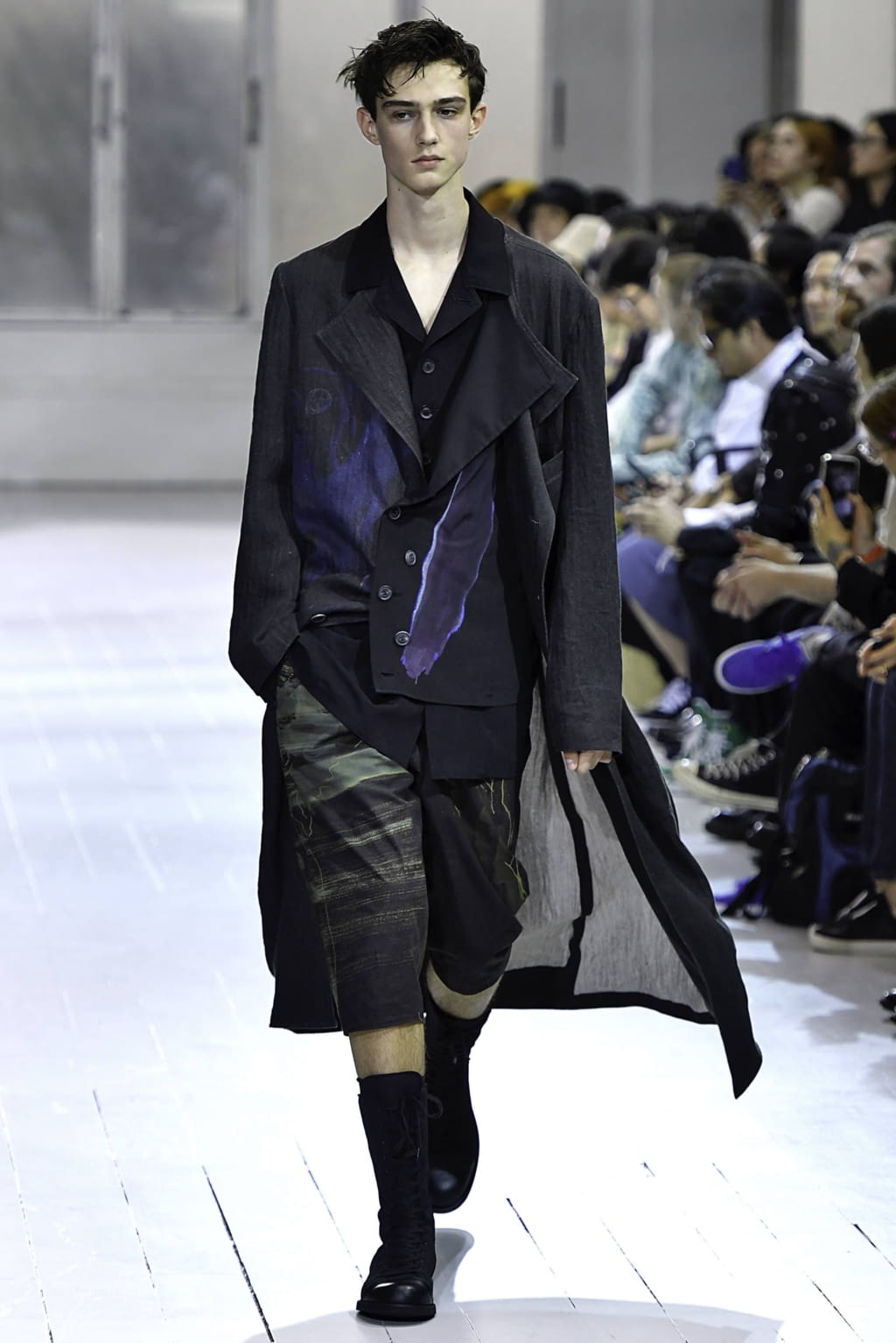 Fashion Week Paris Spring/Summer 2020 look 1 de la collection Yohji Yamamoto menswear