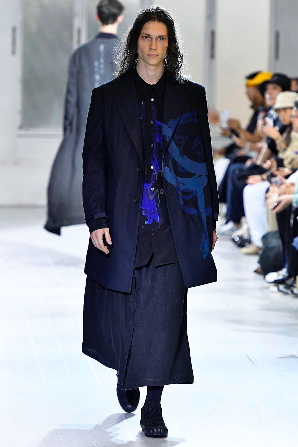 Fashion Week Paris Spring/Summer 2020 look 2 from the Yohji Yamamoto collection menswear