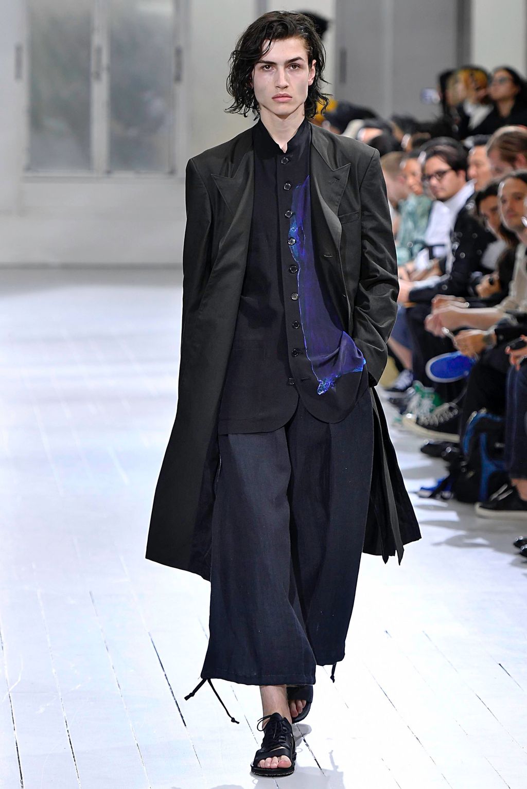 Fashion Week Paris Spring/Summer 2020 look 4 de la collection Yohji Yamamoto menswear