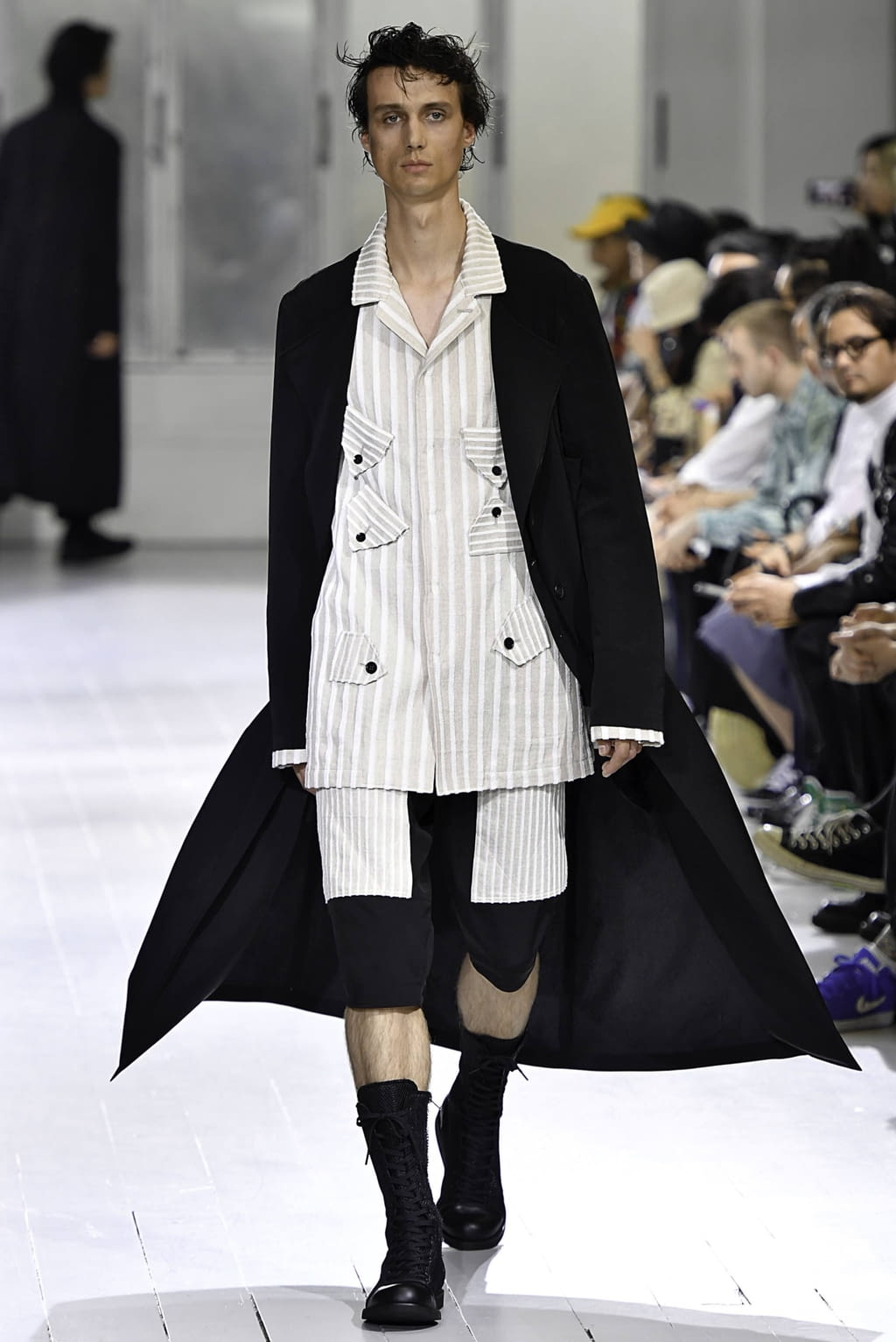 Fashion Week Paris Spring/Summer 2020 look 9 de la collection Yohji Yamamoto menswear