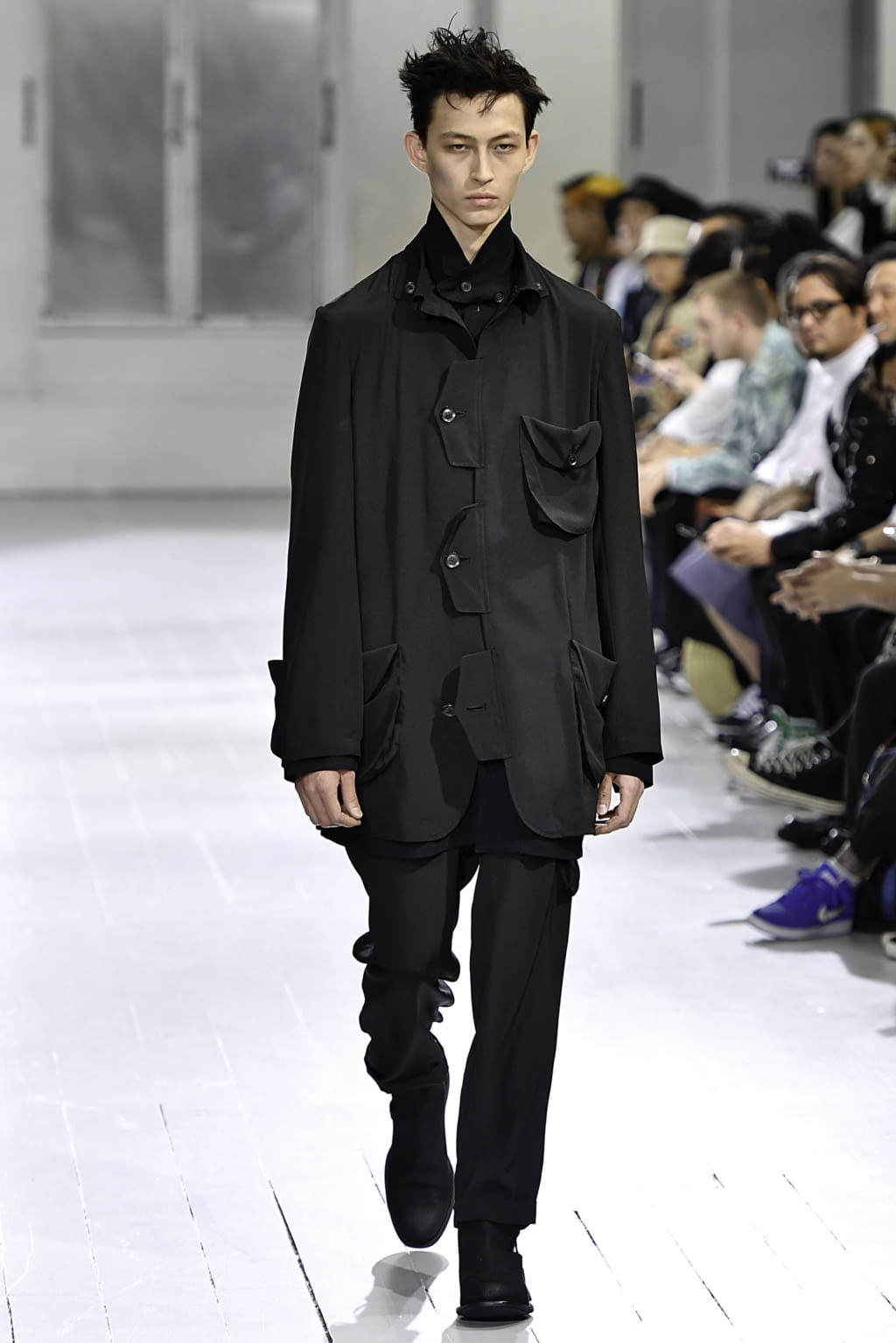 Fashion Week Paris Spring/Summer 2020 look 11 de la collection Yohji Yamamoto menswear