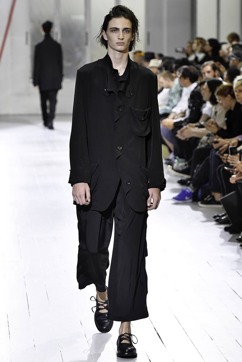 Fashion Week Paris Spring/Summer 2020 look 12 from the Yohji Yamamoto collection menswear