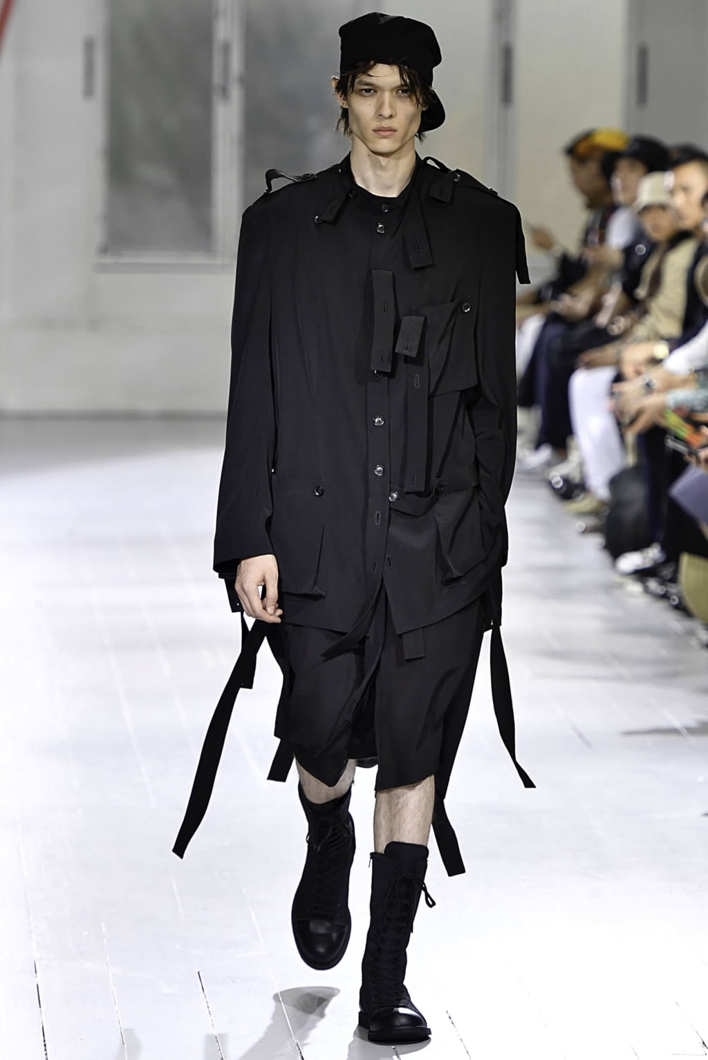 Fashion Week Paris Spring/Summer 2020 look 15 from the Yohji Yamamoto collection menswear