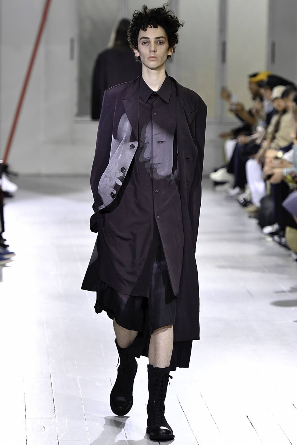 Fashion Week Paris Spring/Summer 2020 look 17 de la collection Yohji Yamamoto menswear