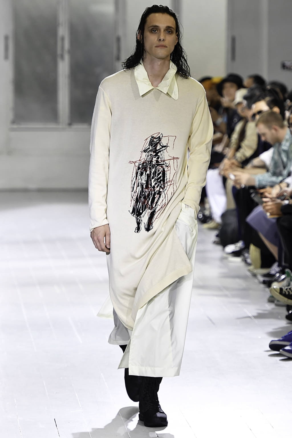 Fashion Week Paris Spring/Summer 2020 look 22 from the Yohji Yamamoto collection menswear