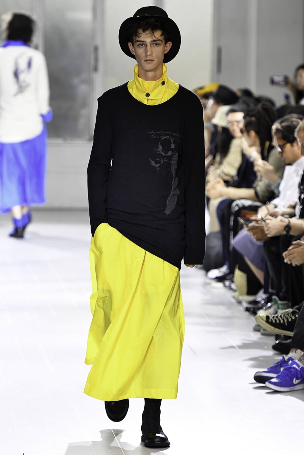 Fashion Week Paris Spring/Summer 2020 look 24 from the Yohji Yamamoto collection menswear