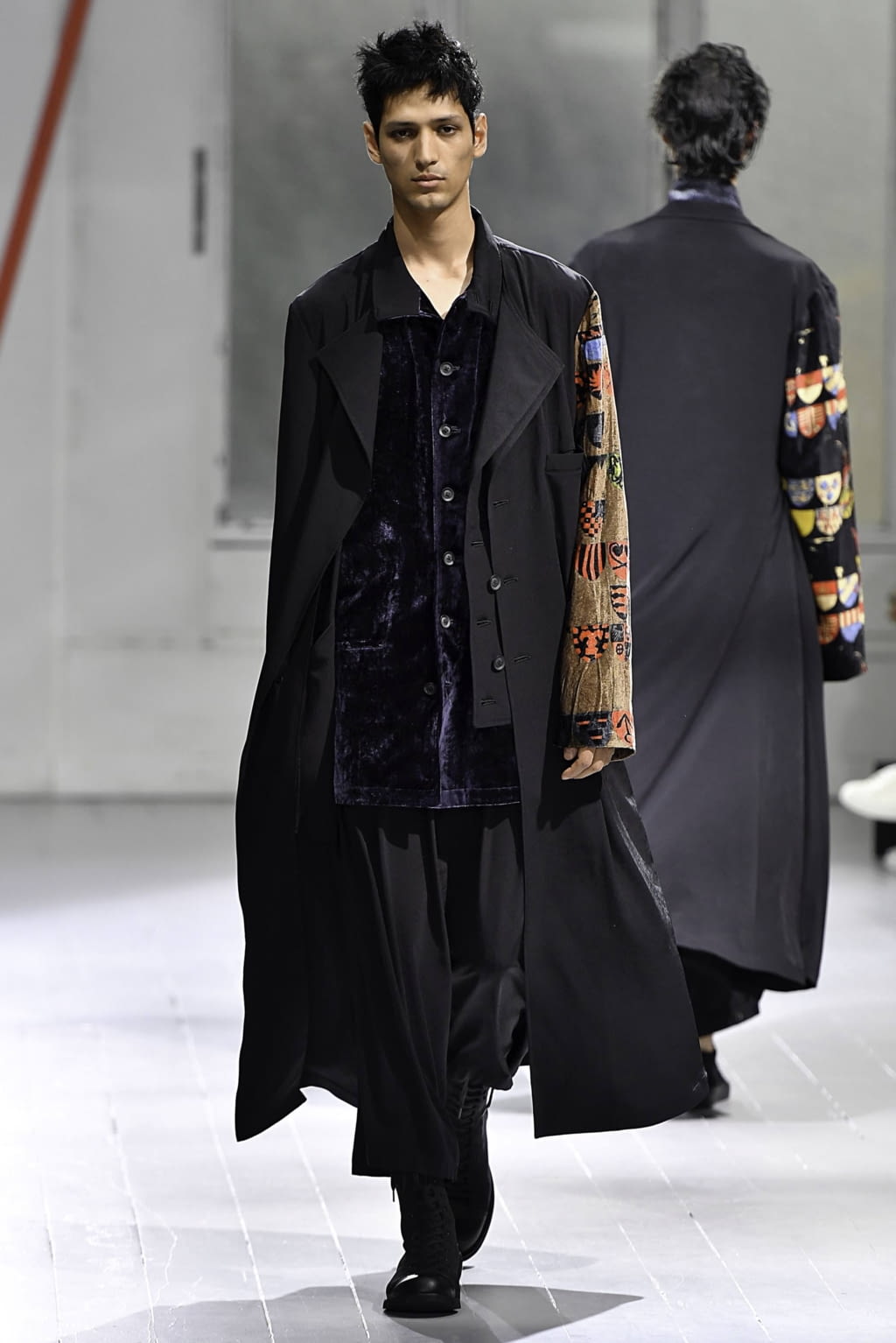 Fashion Week Paris Spring/Summer 2020 look 32 de la collection Yohji Yamamoto menswear